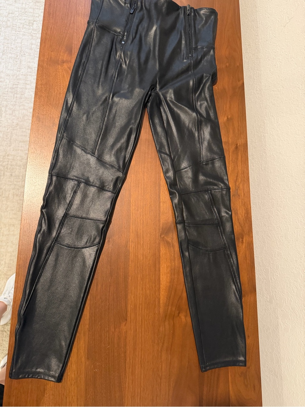 Spanx Black Faux Leather Women’s Pants - Picture 1 of 3